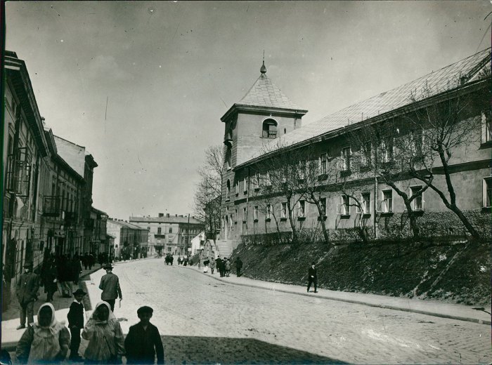 Монастир св. Онуфрія у Львові. Світлина 1915 року, автор Марек Мюнц