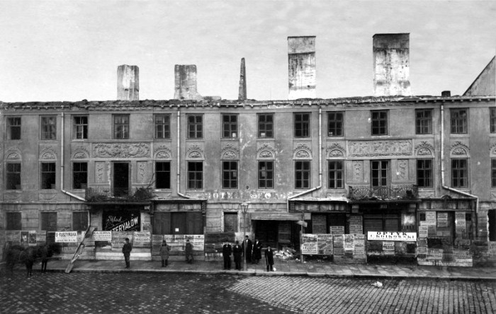  Стара будівля готелю “Жорж” у Львові в 1899 році під час демонтажу