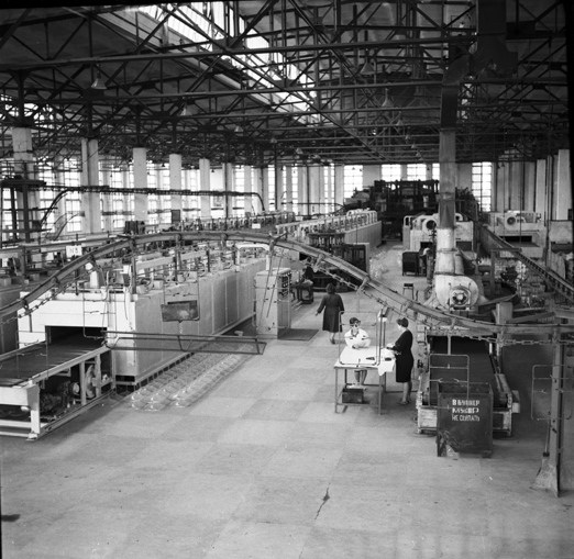 Львівський завод «Кінескоп», фото 1954 року
