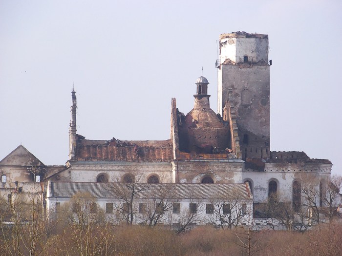  ренесансний монастир бернардинів із костелом Діви Марії на Сокальщині