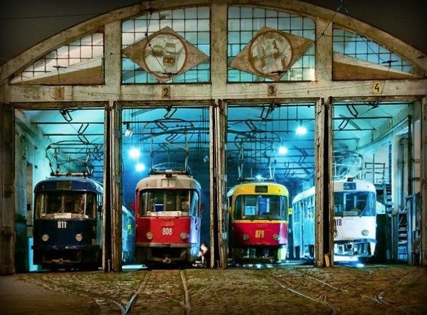  вечірню транспортно-пішохідну екскурсію «Справжній львівський трамвай».