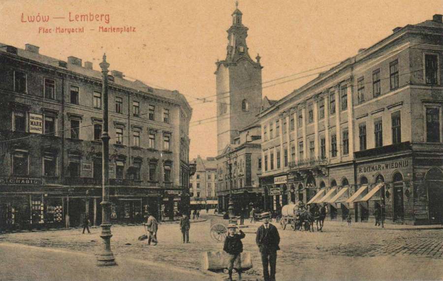 Вид на північну частину Марійської площі, ліворуч – будинок Понінського. Поштівка 1906 року