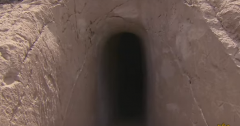 вхід до печери Поллет в Нью Мехіко