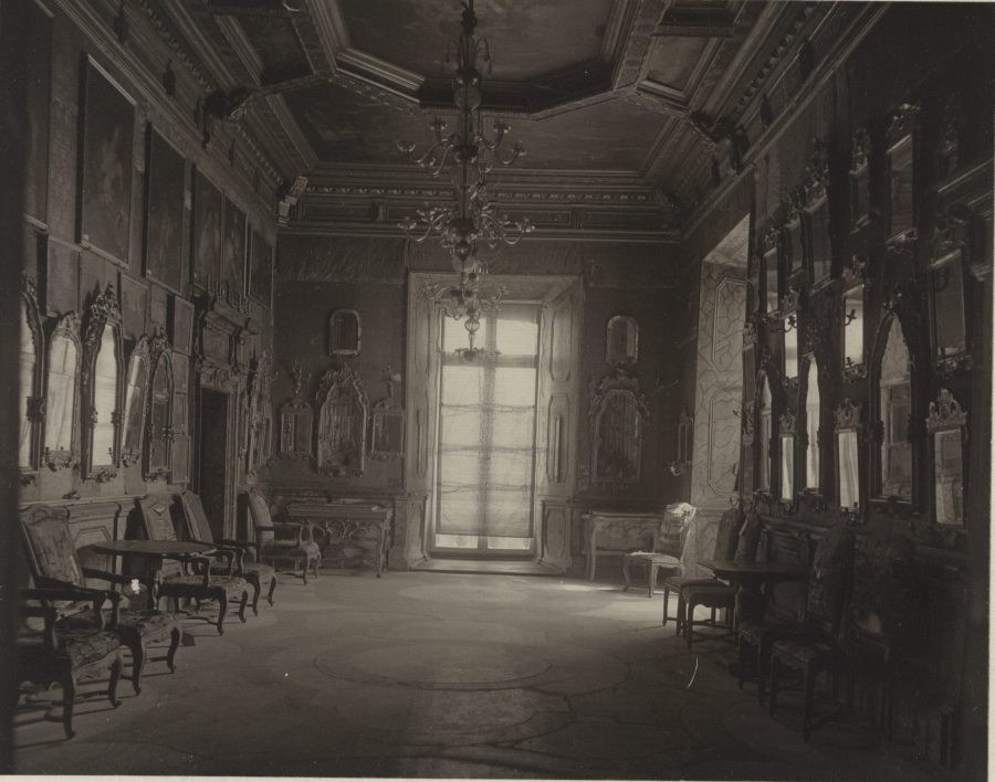 Дзеркальна зала Підгорецького замку. Фото 1910 року
