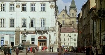 кадр із фільму "Старики-розбійники" у Львові
