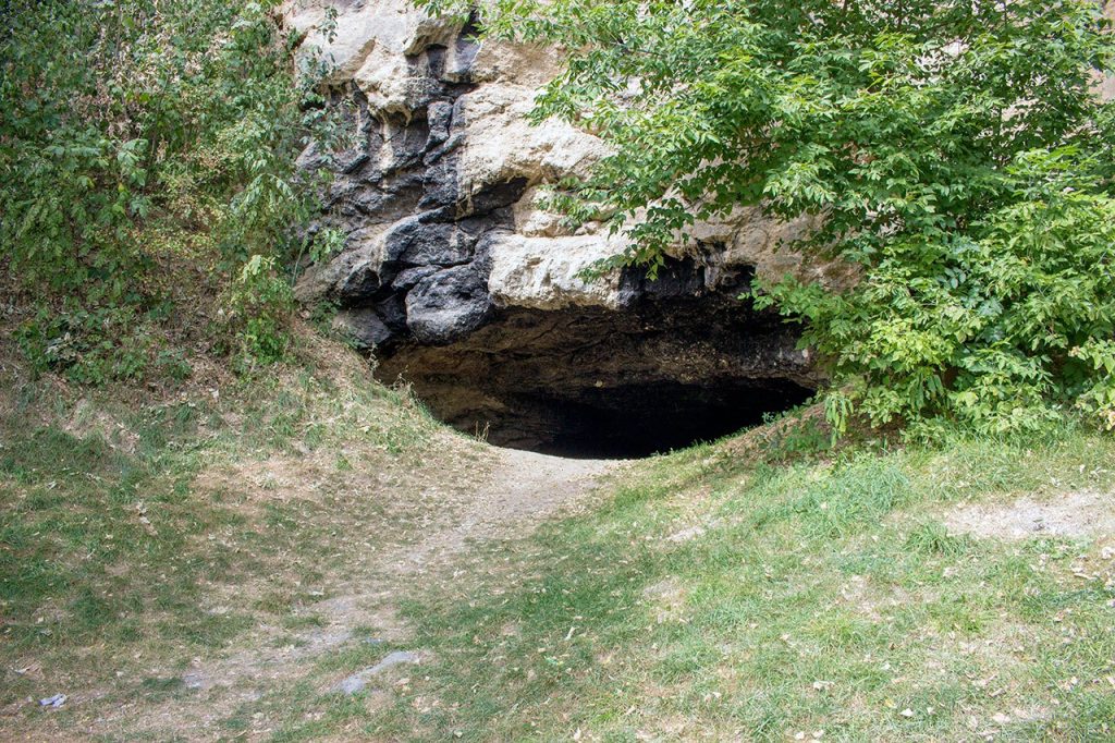 Медова Печера