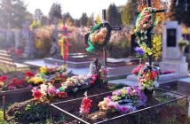 штучні квіти цвинтар