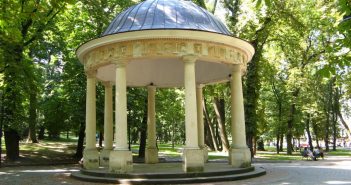 Альтанка у парку Франка ротонда