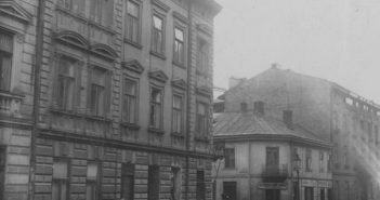 Ріг вулиць Zimorowicza (тепер – Джохара Дудаєва) і Staszica (тепер – Томашівського). Видно ресторан “Pokój Śniadań”