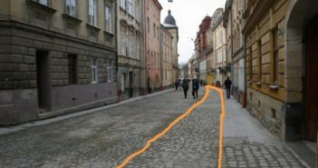 Трасування Високого муру, у систему якого входила Краківська брама, під час ремонту вулиці Л. Українки у 2012 році