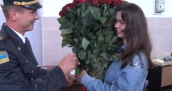 Дівчина розповіла, що спочатку вона не злякалася звинувачення у контрабанді, бо думала, що це якась помилка