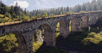 Міст-віадук у Ворохті