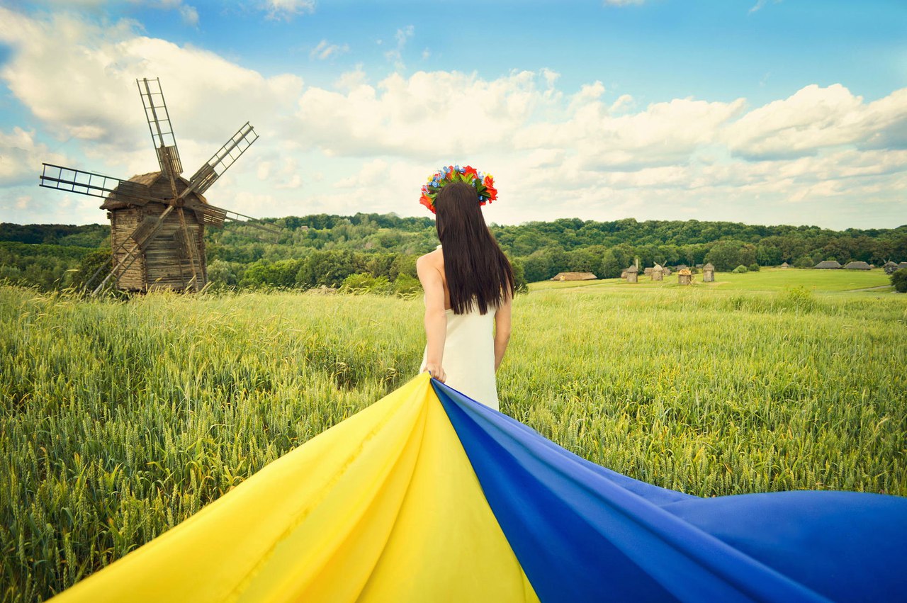 україна прапор україни дівчина
