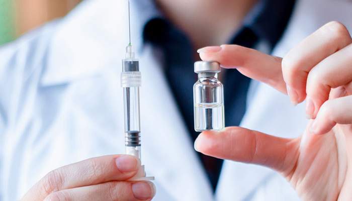 вакцинаукол шприц щеплення вакцинація інєкція