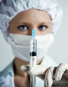вакцинаціяукол шприц щеплення вакцинація інєкція