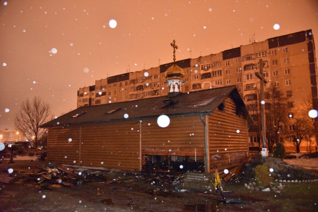 Вночі на Сихові виникла пожежа у дерев'яній церкві УПЦ МП