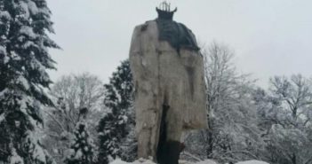 У Стрию зловмисники відбили голову пам'ятника Тарасові Шевченку