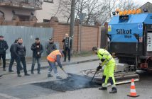 У Львові випробували новий метод зимового (!) ремонту доріг