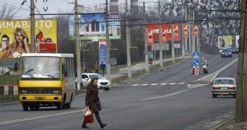 Жінка переходила трасу Київ-Чоп біля Дублян у невстановленому для цього місці