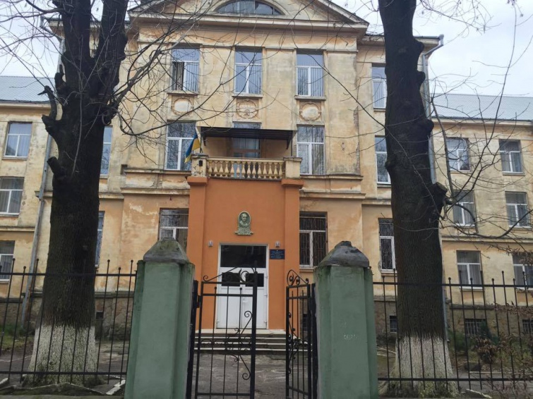 Школа, де вчився хлопчик. Фото Ігоря Зінкевича