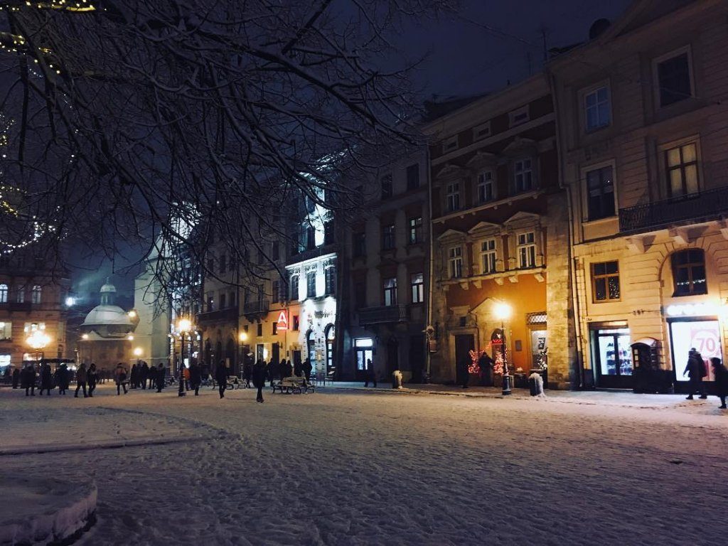 Як Львів засипало снігом