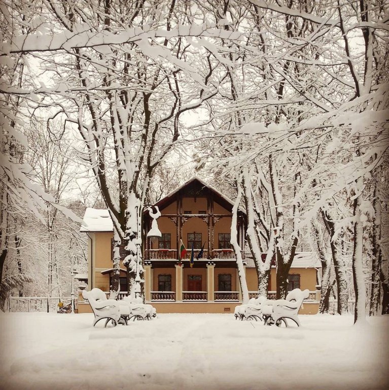Як Львів засипало снігом: