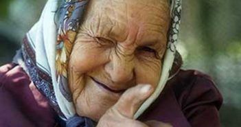 бабуся пенсіонерка