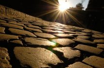 Фото бруківки. Джерело: http://any-type-tour.com/