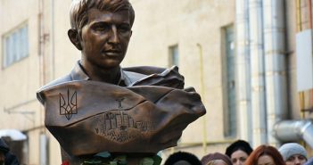 У Львові встановили погруддя Герою Небесної Сотні Ігорю Костенку