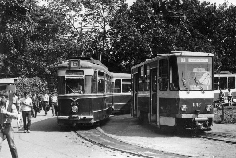 Amazing Historical Photo of Trams in Lviv in 1982 