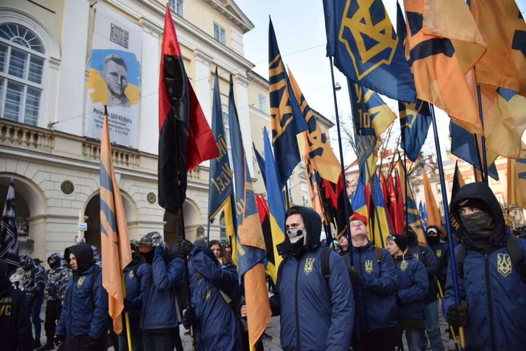 Праворадикали провели у Львові смолоскипний марш під антипольськими гаслами