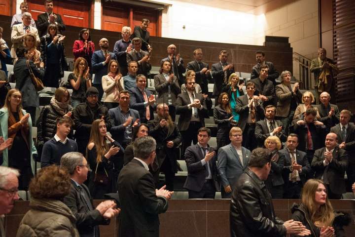 Американські конгресмени стоячи аплодували після перегляду стрічки «Кіборги»