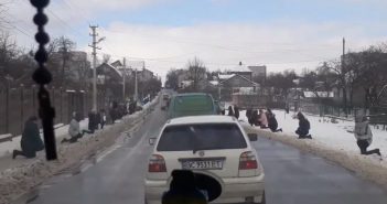 Львівщина на колінах зустріла прикордонника, який загинув у зоні АТО (ВІДЕО)