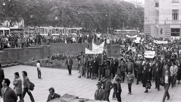 What Did Trams in Lviv Look Like  in 1989 