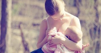 грудне вигодовування діти мама дитина немовля Українці розповіли, як ставляться до публічної годівлі грудьми мама дитина немовля