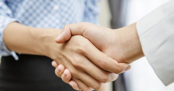 старість руки пенсія пенсіонер пенсіонерка тростина костур