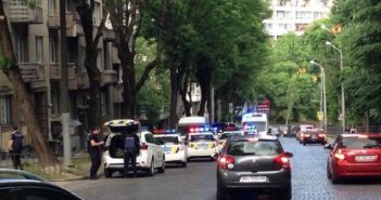 Один з учасників ДТП у Львові вдарив ножем у живіт патрульну поліцейську
