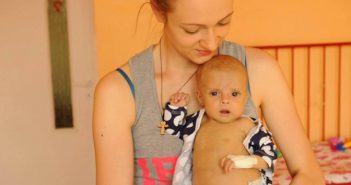 Львів’ян просять допомогти 6-місячній дівчинці з вадами розвитку