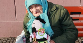 "Вони для мене, мов синочки та донечки": Незвичайна волонтерка з Дніпра