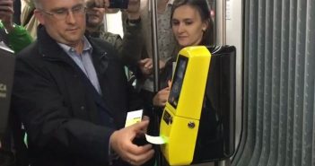 У Львові трамваї обладнали технологією безконтактної оплати проїзду