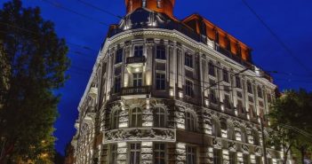 У центрі Львова відкрився ще один елітний п'ятизірковий готель із броньованими дверима