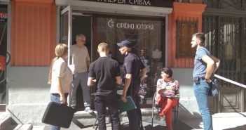 Власник закладу бив інженера кулаками і відібрав у нього відеокамеру