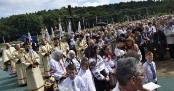 Десятки тисяч вірян взяли участь у пішій прощі до Страдча
