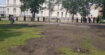 Парк за Палацом Потоцьких зрівняли із землею