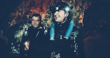 Ризикуючи життям, двоє безстрашних українців допомогли врятувати 12 дітей у Тайланді.