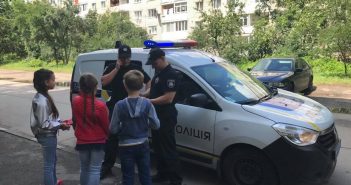 Троє 10-річних дітей у Стрию знайшли загублений телефон і водійські права та вирішили самі вирішити ситуацію
