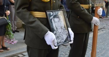 У Львові прощаються з загиблим Героєм Олегом Кремезом
