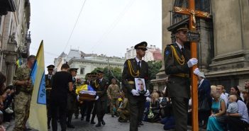 У Львові на похороні бійця “Айдару” сталася бійка
