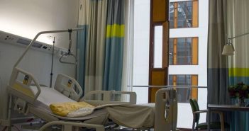 Польські ЗМІ пишуть, що у чоловіка не було медичної страховки