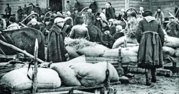 У селян забирають хліб. Голодомор 1932-1933 рр